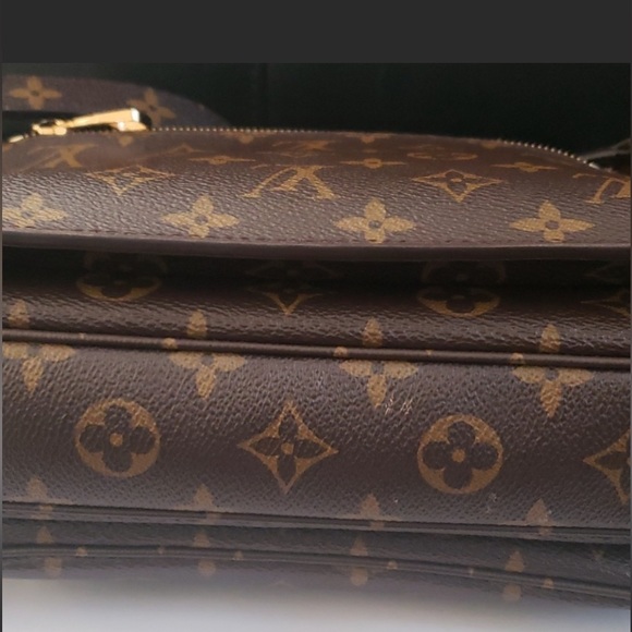 LOUIS VUITTON CROSSBODY BAG - Picture 14 of 16